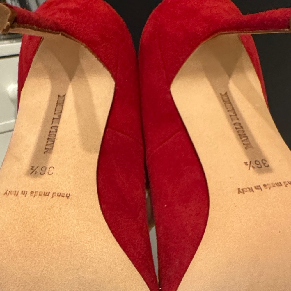 Manolo Blahnik Tora Red Heels - Picture 5 of 8